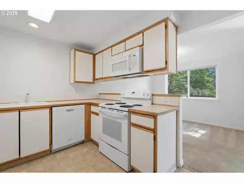 Kitchen - 4768 W Powell Blvd # 122, Gresham, OR 97030 photo 1 of 4