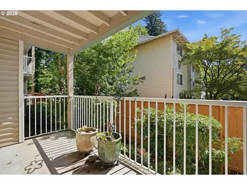 Exterior - 4768 W Powell Blvd # 122, Gresham, OR 97030 photo 3 of 8