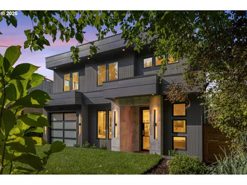 1225 Spruce St, Lake Oswego, OR 97034