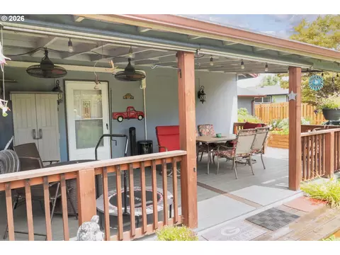 Exterior - 5209 G St, Springfield, OR 97478 photo 7 of 12