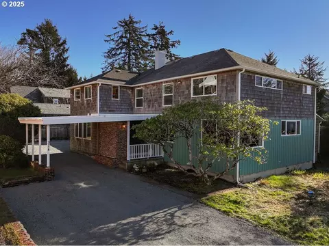 316 S 3rd St, Manzanita, OR 97130