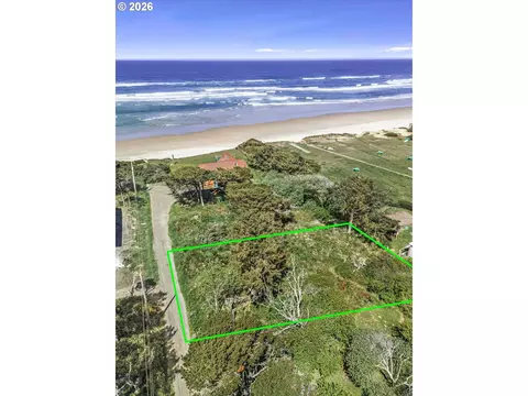 121 NW Texas St, Yachats, OR 97498