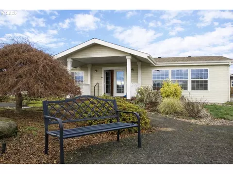 16500 SE 1st St #144, Vancouver, WA 98684