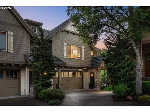 2077 NW Village Cir, Portland, OR 97229