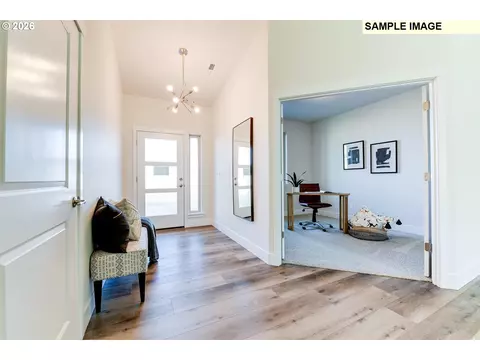 Entry Way - 157 SW Eagle Dr, Boardman, OR 97818 photo 1 of 2