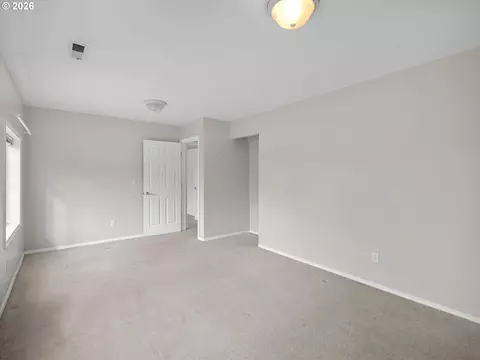 Bedroom - 2575 NW 4th St, Gresham, OR 97030 photo 6 of 9