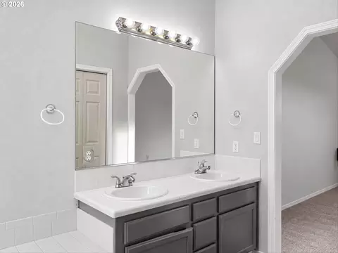 Bath - 2575 NW 4th St, Gresham, OR 97030 photo 3 of 7