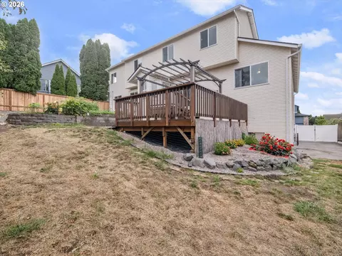 Exterior - 2575 NW 4th St, Gresham, OR 97030 photo 6 of 8