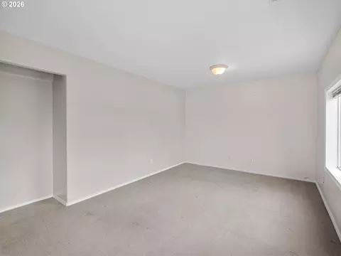 Living - 2575 NW 4th St, Gresham, OR 97030 photo 8 of 8