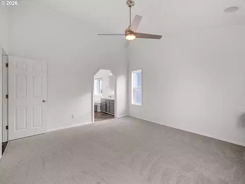 Bedroom - 2575 NW 4th St, Gresham, OR 97030 photo 7 of 9