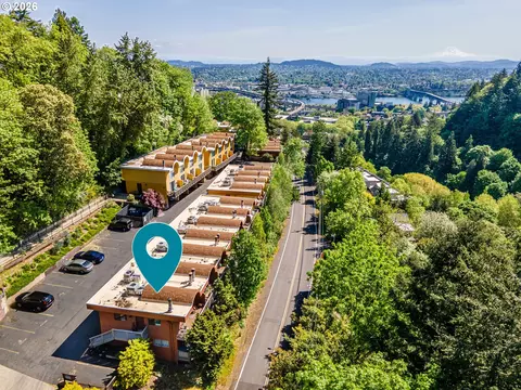 859 SW Broadway Dr #41, Portland, OR 97201