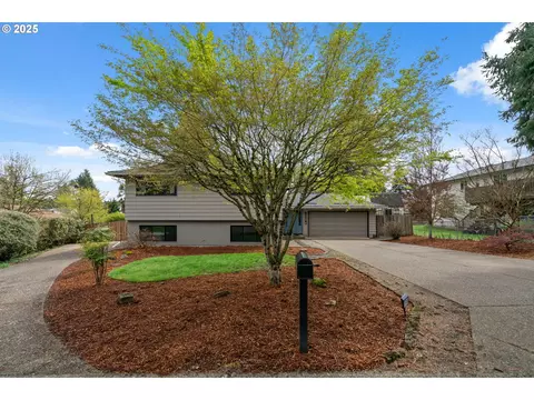 7500 Cason Cir, Gladstone, OR 97027