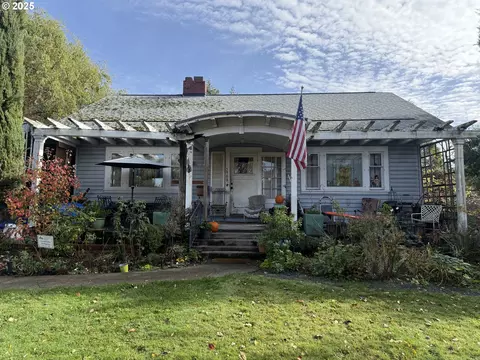 5908 SW 45th Ave, Portland, OR 97221
