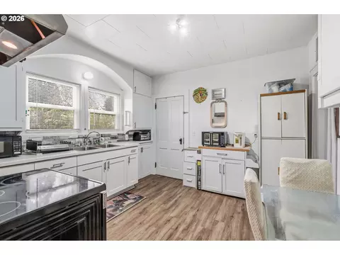 3315 W 18th Ave, Eugene, OR 97402 photo 10
