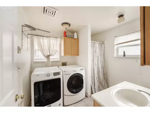 3214 Coraly Ave, Eugene, OR 97402 photo 6