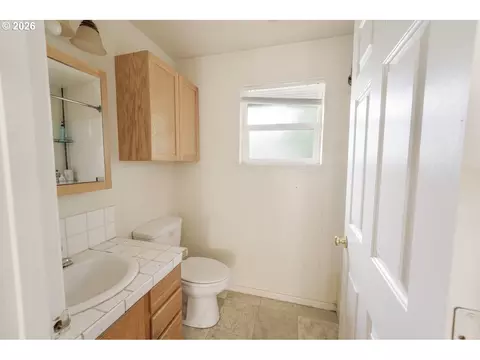 3214 Coraly Ave, Eugene, OR 97402 photo 12