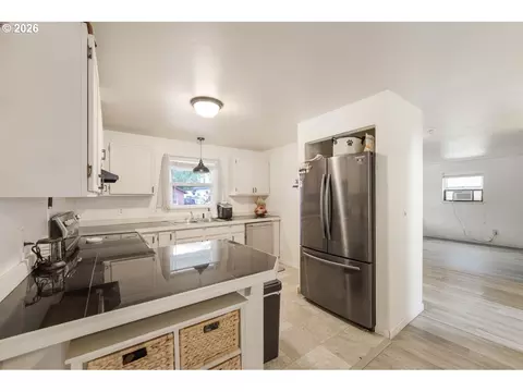 3214 Coraly Ave, Eugene, OR 97402 photo 5