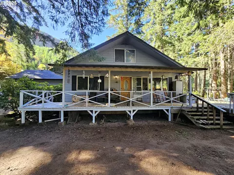 3463 Briarwood Rd, Umpqua, OR 97486
