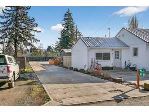 826 SW Cherry St, Willamina, OR 97396