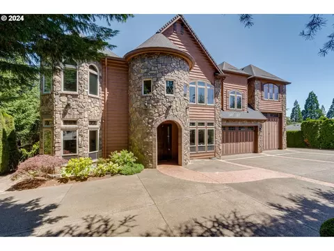 12090 SE 162nd Ave, Happy Valley, OR 97086