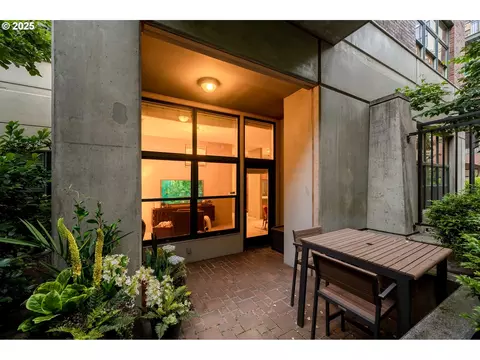 820 NW 12th Ave #110, Portland, OR 97209