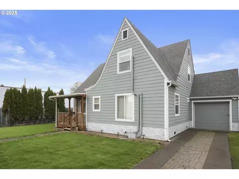 35 S Main St, Lebanon, OR 97355