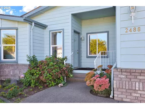 2488 Northampton, Eugene, OR 97404 photo 2