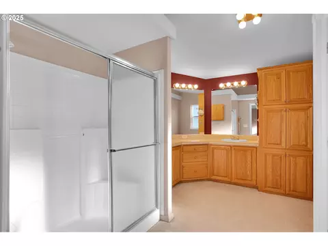 2488 Northampton, Eugene, OR 97404 photo 23