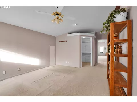 2488 Northampton, Eugene, OR 97404 photo 19