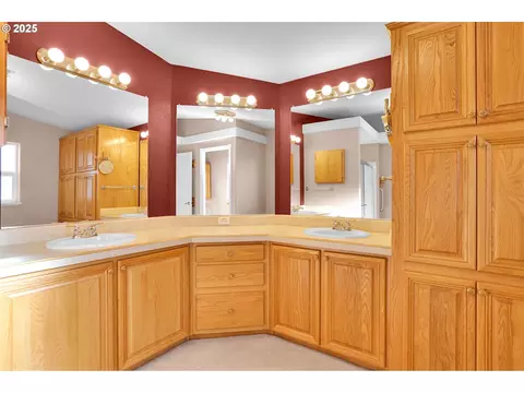 2488 Northampton, Eugene, OR 97404 photo 21