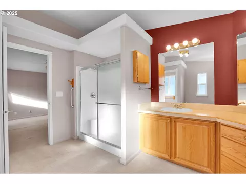 2488 Northampton, Eugene, OR 97404 photo 24
