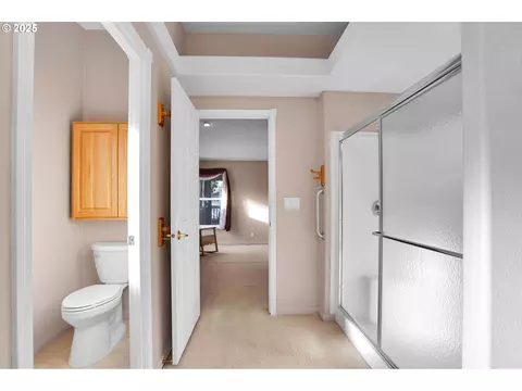 2488 Northampton, Eugene, OR 97404 photo 25
