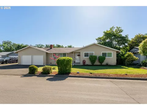 1371 NW Jefferson St, Roseburg, OR 97471