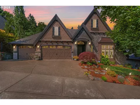 9641 SE Nicholas Dr, Happy Valley, OR 97086