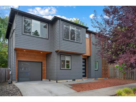 8001 SE Cesar E Chavez Blvd, Portland, OR 97202