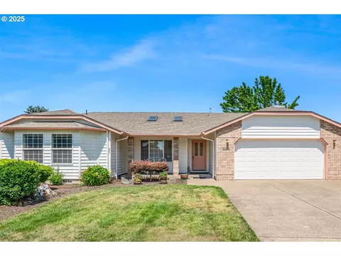 1691 NE Grandhaven St, Mcminnville, OR 97128