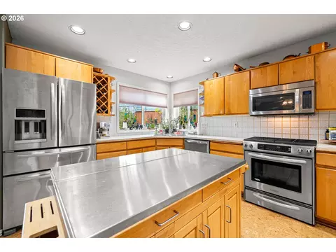 Kitchen - 4057 NE 5th Dr, Gresham, OR 97030 photo 1 of 5