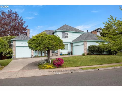 Exterior - 4057 NE 5th Dr, Gresham, OR 97030 photo 4 of 9
