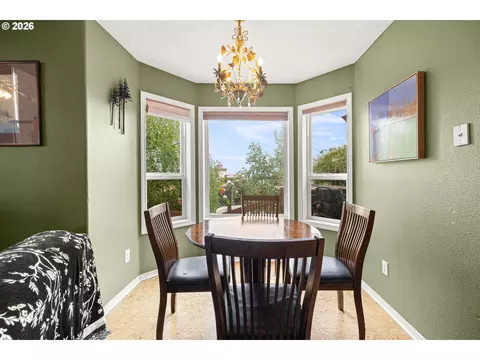 Dining - 4057 NE 5th Dr, Gresham, OR 97030 photo 1 of 2