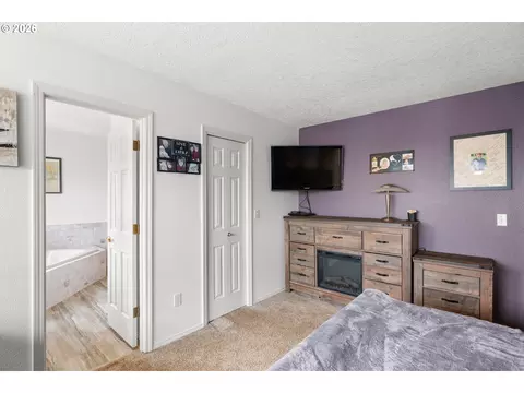 Bedroom - 4057 NE 5th Dr, Gresham, OR 97030 photo 3 of 7