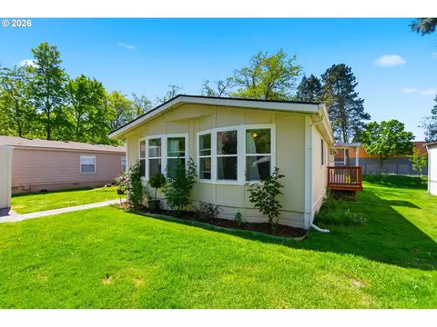 2250 N Broughton Dr, Portland, OR 97217