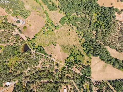 Mulberry Ln, Roseburg, OR 97471