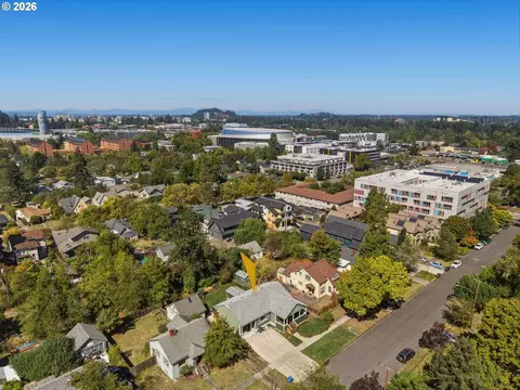 View/Area - 1624 Walnut St, Eugene, OR 97403 photo 4 of 4