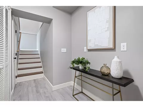 Entry Way - 1624 Walnut St, Eugene, OR 97403 photo 2 of 2