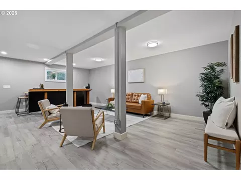 Living - 1624 Walnut St, Eugene, OR 97403 photo 5 of 9
