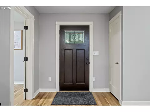 Entry Way - 1624 Walnut St, Eugene, OR 97403 photo 1 of 2