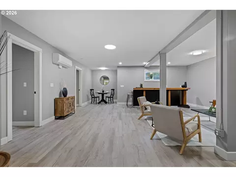 Living - 1624 Walnut St, Eugene, OR 97403 photo 4 of 9
