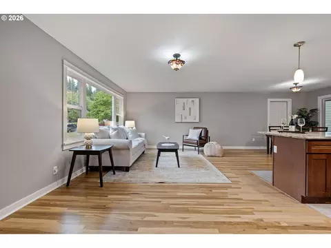 Living - 1624 Walnut St, Eugene, OR 97403 photo 2 of 9