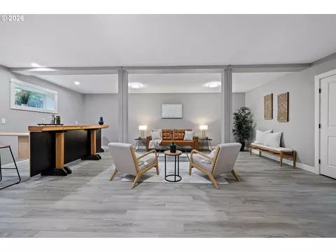 Living - 1624 Walnut St, Eugene, OR 97403 photo 6 of 9