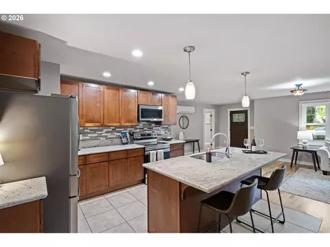 Kitchen - 1624 Walnut St, Eugene, OR 97403 photo 5 of 5
